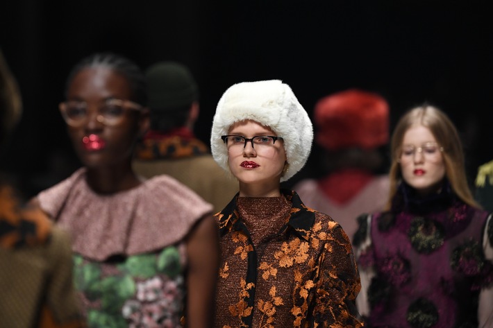 Runway-Debut auf der Fashion Week 2020: Kilian Kerner und Irene Luft setzen Brille24 in Szene