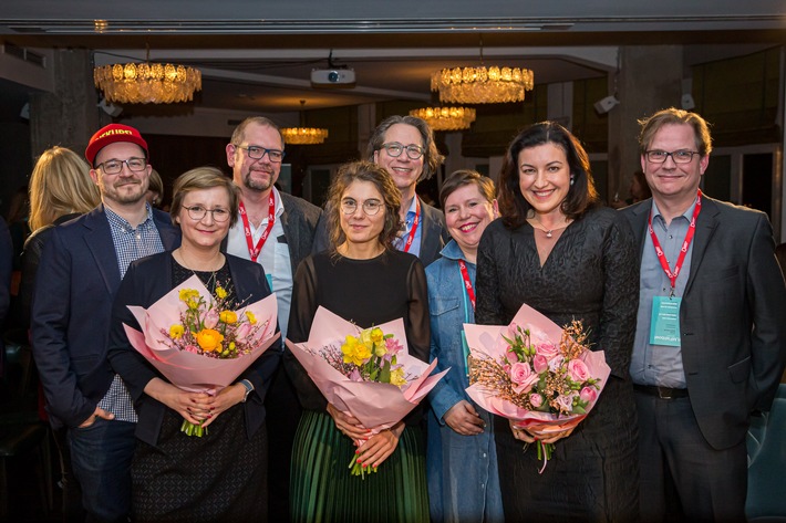 Neues Veranstaltungsformat „Landau Media Fishbowl“ mit Digitalstaatsministerin Dorothee Bär und VW-Plattform-Strategin Anna-Lena Müller begeistert die PR-Branche