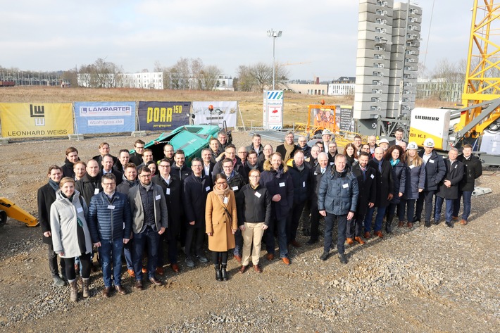 Die Baustelle der Zukunft, digital und vernetzt – Flächenübergabe für die Referenzbaustelle auf Campus West / Center Construction Robotics ermöglicht Wissenschaft und Wirtschaft unter Realbedingungen zu forschen