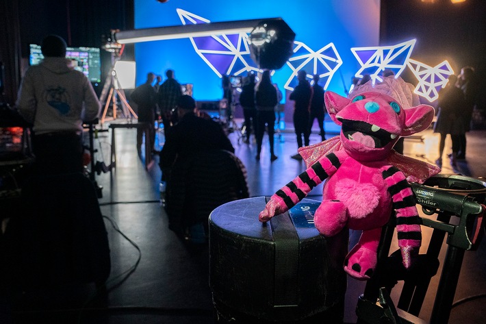 „Das Monster“ von „The Masked Singer“ ab 10. März 2020 als „Plüsch-Monsterchen“ erhältlich