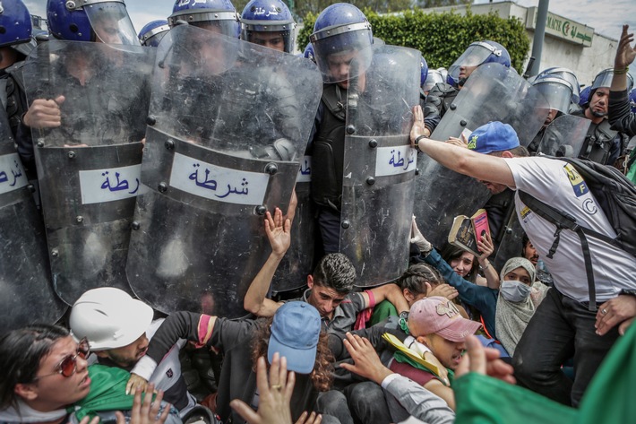 Bilder der dpa-Fotografen Farouk Batiche und Oliver Weiken für World Press Photo Awards nominiert