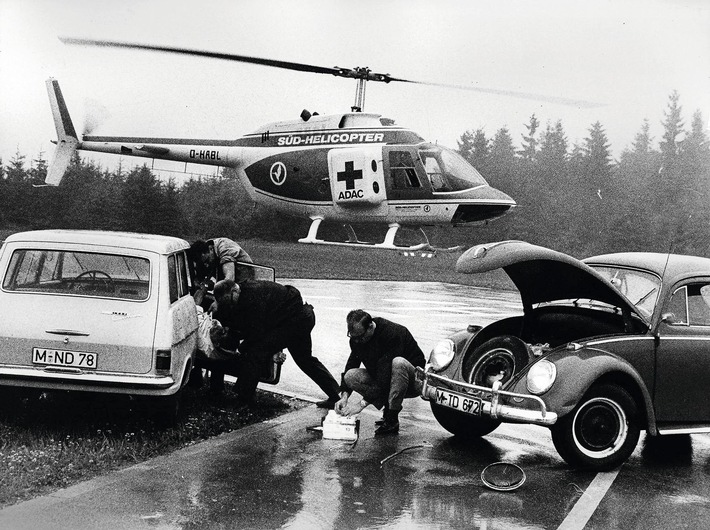 ADAC Luftrettung fliegt erneut 54.000 Einsätze / Bilanz bleibt auf Rekordniveau / Meiste Rettungseinsätze in Bayern, Rheinland-Pfalz und NRW / Mehr Spezialeinsätze / Auftakt "50 Jahre Christoph"