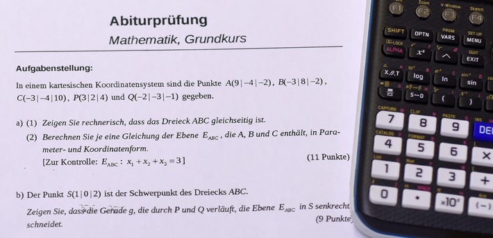 Abiturvorbereitung in der Krise: Während der Corona-Pandemie zeigen sich die Schwächen des Bildungsföderalismus und der Digitalisierung der Schulen drastisch – besonders für Abiturienten