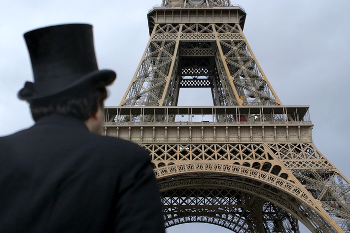 Pariser Baugeschichte: ZDFinfo über Louvre und Eiffelturm