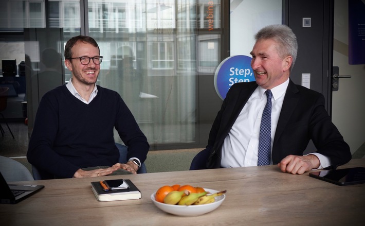 Mit KI zum richtigen Job: Wirtschafts- und Digitalminister Prof. Dr. Andreas Pinkwart besucht Jobplattform StepStone