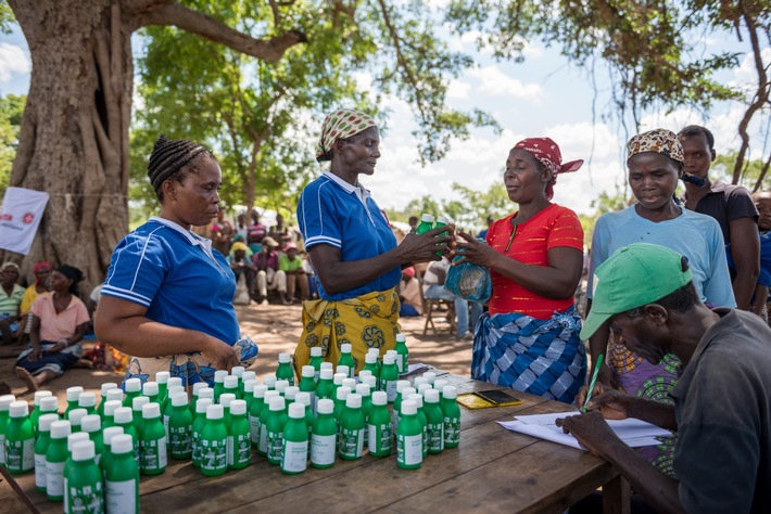 Mosambik: "Bitte vergesst uns nicht" / Ein Jahr nach Zyklon Idai leidet die Bevölkerung unter zerstörten Anbauflächen / Hilfsorganisationen im Bündnis "Aktion Deutschland Hilft" unterstützen Betroffene