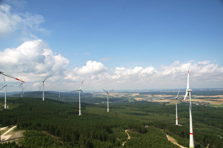 Thüga Erneuerbare Energien baut Wind- und Solarenergie-Portfolio weiter aus