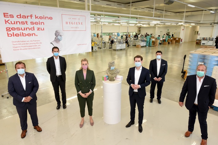 Bundeskanzler Kurz und Arbeitsministerin Aschbacher besuchten österreichische Masken-Produktion der Hygiene Austria LP GmbH
