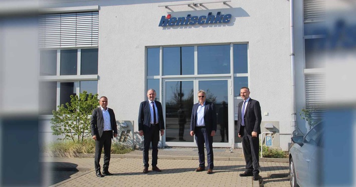 Hoher Besuch bei Hentschke Bau in Bautzen – Staatsminister Thomas Schmidt besucht Firmenzentrale und Betonfertigteilwerk
