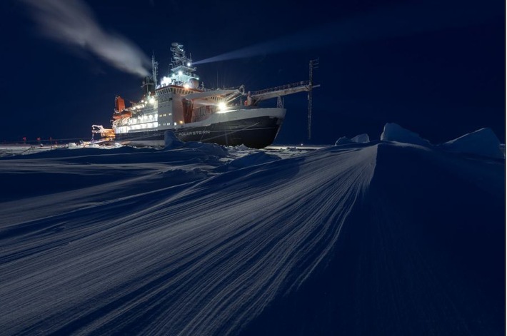 TV-Dokumentation „Expedition Arktis“: Forschungsschiff „Polarstern“ liefert spektakuläres Material aus der Polarnacht – Erste Bilder ab Freitag, 8. Mai, u. a. in der „tagesschau“