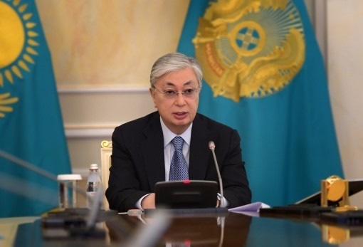 „Niemand wird mit seinen Problemen allein gelassen“ – Corona-Pandemie: Präsident Tokajew sieht Kasachstan vor umfassender Reform in Wirtschaft und Verwaltung