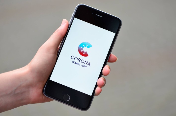 "Eine sehr milde Art des Datentrackings" - App-Entwickler Fitzek über die deutsche Corona-Warn-App im Experten-Podcast "Klartext Corona"