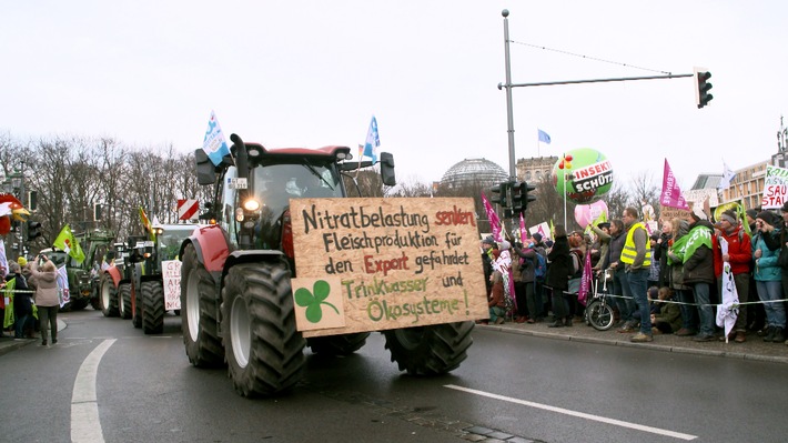 "ZDFzoom" über den Kampf der Bauern um faire Preise