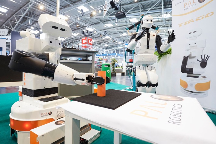 UMFRAGE: Roboter bieten Chancen für COVID-19-Neustart in der Industrie - automatica-Trendindex