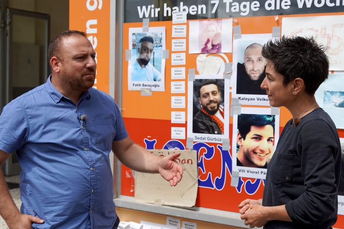 "dunja hayali" im ZDF: Rechtsextreme Morddrohungen, Hessens Polizei und Hanau - fünf Monate nach dem Anschlag