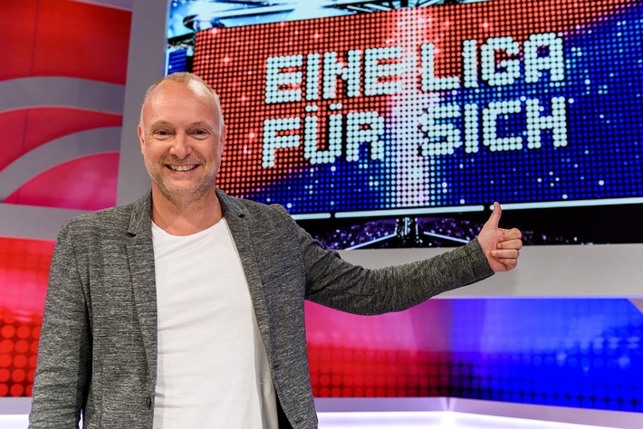 Frank Buschmann in den Startlöchern: Drehstart der vierten Staffel „Eine Liga für sich – Buschis Sechserkette“ ab 6. Juli in Köln