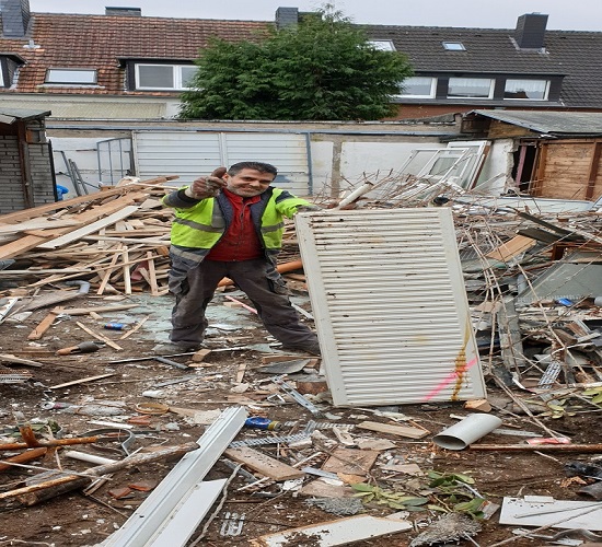 Kostenlos Schrottabholen und nach Terminwunsch werden Altmetallschrott loszuwerden bei Kunden aus Neuss und Umgebung