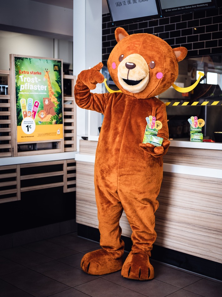 McDonald's zeigt soziales Engagement - mit einem bärenstarken Comeback der "Trostpflaster" Charity-Aktion