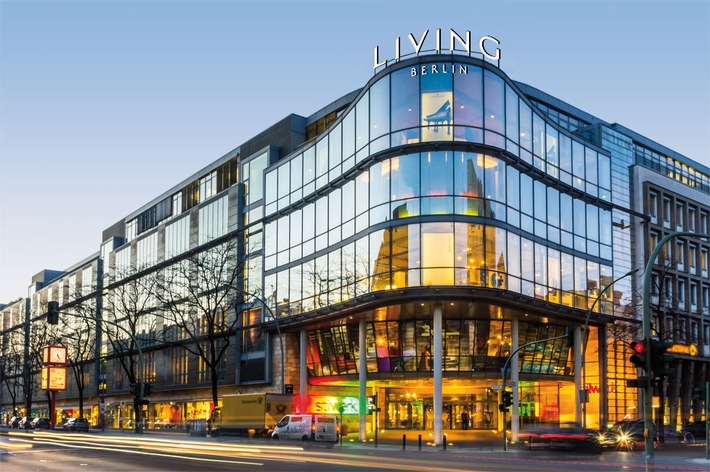 Neuer Name für Berlins erste Design-Adresse: Living Berlin / Rund 20 Jahre nach Eröffnung als "stilwerk Berlin" präsentiert sich das Haus modernisiert