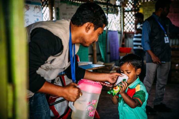 Psychische Gesundheit der Rohingya-Kinder nach Brandkatastrophe stark gefährdet / SOS-Kinderdörfer: Hilfe in Bangladesch dringend notwendig