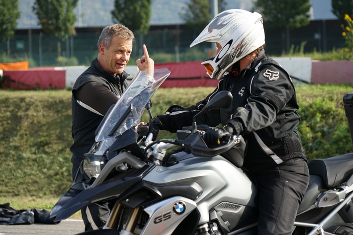 Riding Experience Südtirol: Neues Sommer- und Herbstprogramm für Techniktrainings und Motorradtouren in Südtirol