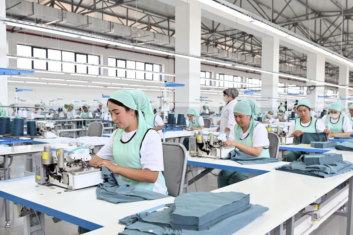"Weißes Gold"- mit Baumwolle auf Erfolgskurs Usbekistans Textilindustrie ist drauf und dran, den Weltmarkt zu erobern
