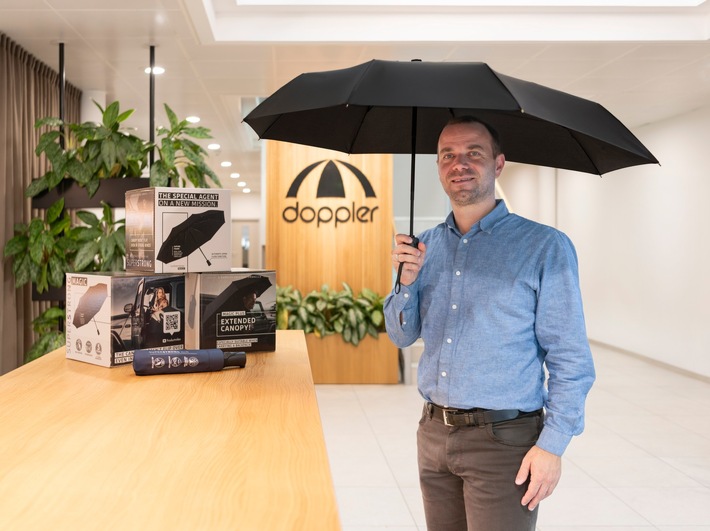 Rene Schwarz, Vertriebsleiter Regen bei doppler mit dem neuen SUPERSTRONG-Model „Magic Plus“