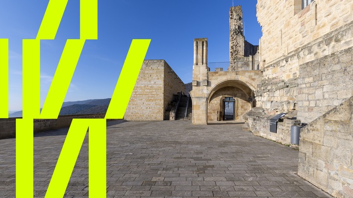 Demokratieforum auf dem Hambacher Schloss / © SWR/Anna Brockdorff, honorarfrei - Verwendung gemäß der AGB im engen inhaltlichen, redaktionellen Zusammenhang mit genannter SWR-Sendung und bei Nennung