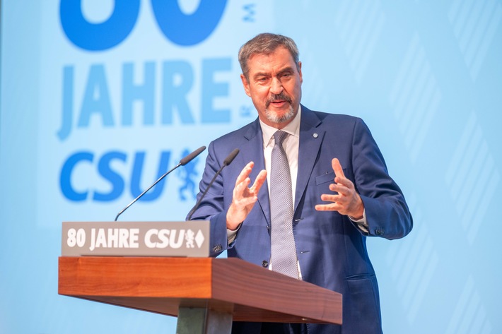 80 Jahre CSU
Festredner Dr. Markus Söder / Weiterer Text über ots und www.presseportal.de/nr/51081 / Die Verwendung dieses Bildes für redaktionelle Zwecke ist unter Beachtung aller mitgeteilten Nutzungsbedingungen zulässig und dann auch honorarfrei. Veröffentlichung ausschließlich mit Bildrechte-Hinweis.