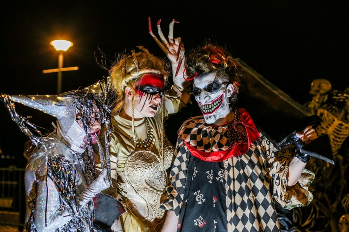 Halloween hat seinen Urpsrung in Irland und wird auf der grünen Insel auch heute noch traditionell und modern gefiert. / Weiterer Text über ots und www.presseportal.de/nr/51158 / Die Verwendung dieses Bildes für redaktionelle Zwecke ist unter Beachtung aller mitgeteilten Nutzungsbedingungen zulässig und dann auch honorarfrei. Veröffentlichung ausschließlich mit Bildrechte-Hinweis.