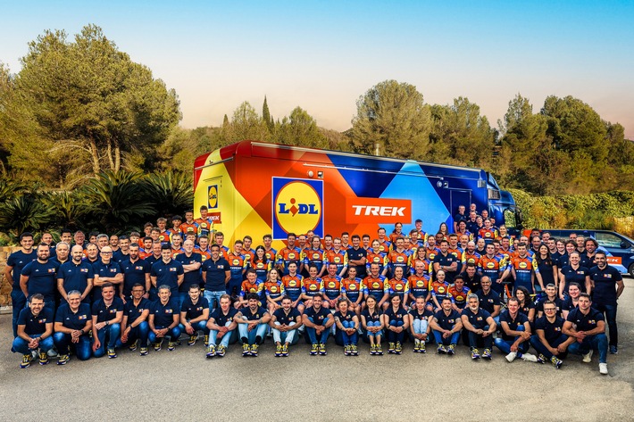 Erfolgreicher Vertragsabschluss: Lidl erwirbt Mehrheitsbeteiligung an Lidl-Trek mit dem Ziel, das beste Radsportteam der Welt zu werden / Weiterer Text über ots und www.presseportal.de/nr/58227 / Die Verwendung dieses Bildes für redaktionelle Zwecke ist unter Beachtung aller mitgeteilten Nutzungsbedingungen zulässig und dann auch honorarfrei. Veröffentlichung ausschließlich mit Bildrechte-Hinweis.