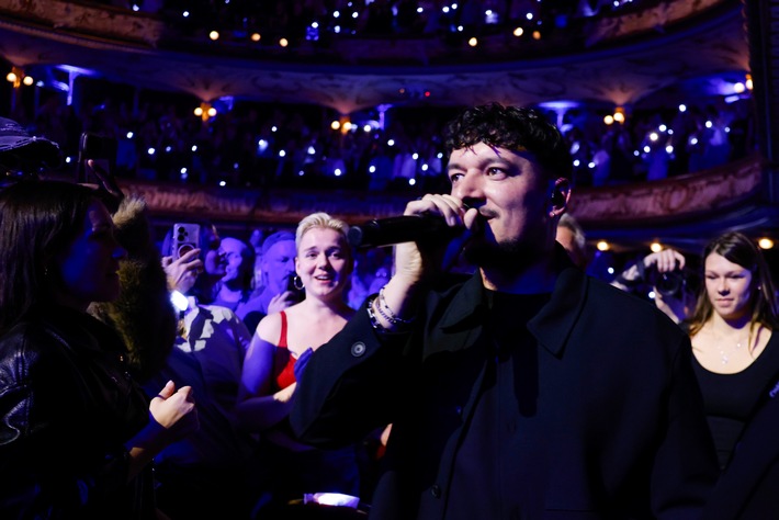 HAMBURG, GERMANY - OCTOBER 23: Montez perform on stage during Channel Aid - live in Concert 2025 at Deutsches Schauspielhaus on October 23, 2025 in Hamburg, Germany. (Photo by Franziska Krug/Channel Aid via Getty Images) / Weiterer Text über ots und www.presseportal.de/nr/127363 / Die Verwendung dieses Bildes für redaktionelle Zwecke ist unter Beachtung aller mitgeteilten Nutzungsbedingungen zulässig und dann auch honorarfrei. Veröffentlichung ausschließlich mit Bildrechte-Hinweis.